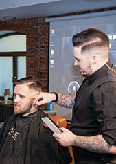 ТРЕНЕРЫ МЕЖДУНАРОДНОЙ КОМАНДЫ ANDIS – БРИТАНСКИЕ БАРБЕРЫ BALDY И KIERON THE BARBER ПОСЕТИЛИ КРУПНЕЙШИЕ ГОРОДА РОССИИ В ИЮНЕ С БОЛЬШИМ РОУД-ШОУ LONDON LOOK!