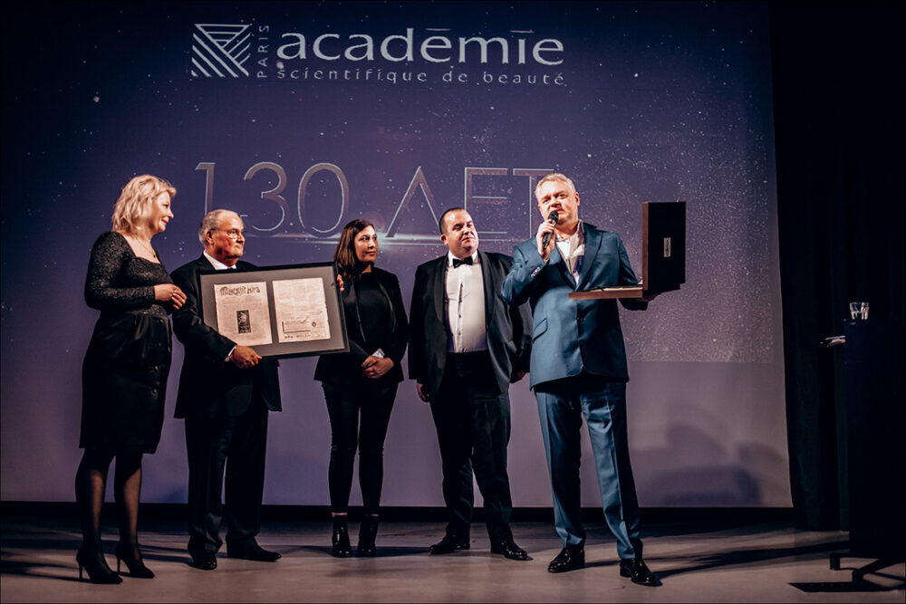 130 лет косметическому дому Académie Scientifique de Beauté